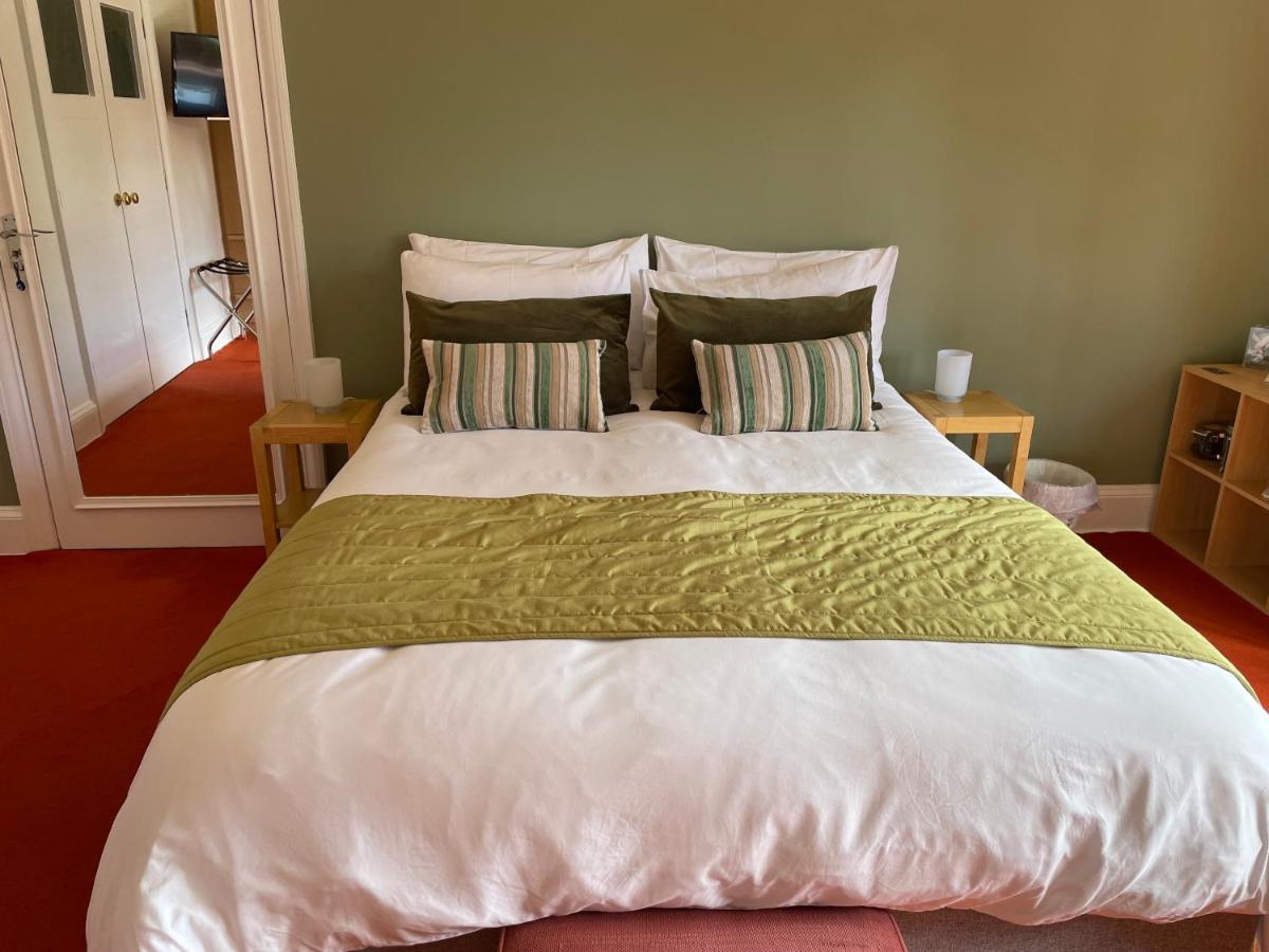 Blackburn Villa B&B แอร์ ภายนอก รูปภาพ
