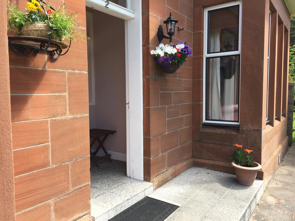 Blackburn Villa B&B แอร์ ภายนอก รูปภาพ