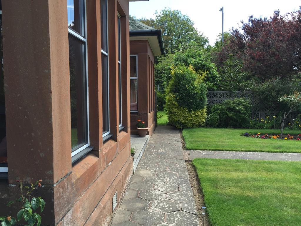Blackburn Villa B&B แอร์ ภายนอก รูปภาพ