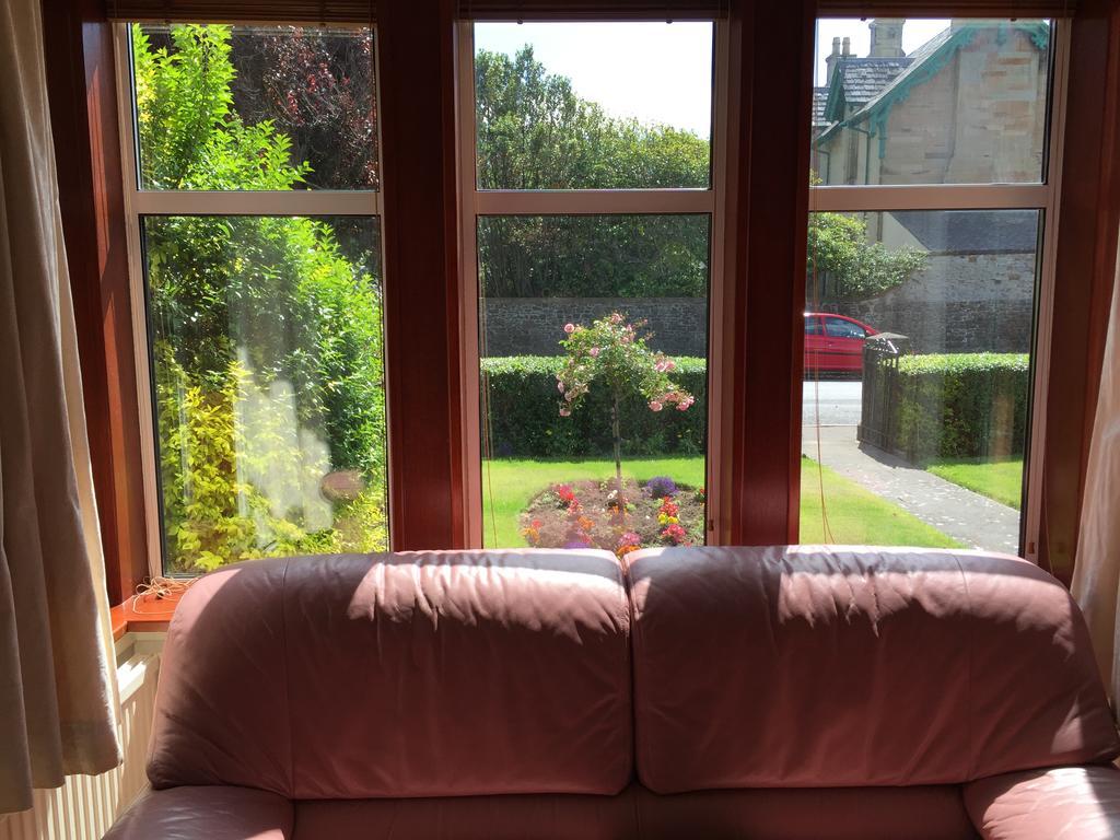 Blackburn Villa B&B แอร์ ภายนอก รูปภาพ