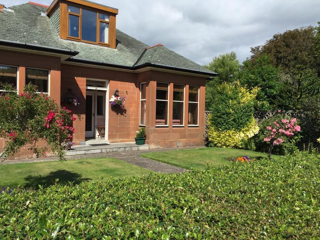 Blackburn Villa B&B แอร์ ภายนอก รูปภาพ